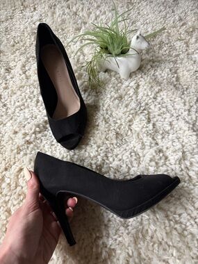 Kelly & Katie Black sophisticated, elegant pump Suede Peep-Toe Stiletto heels
